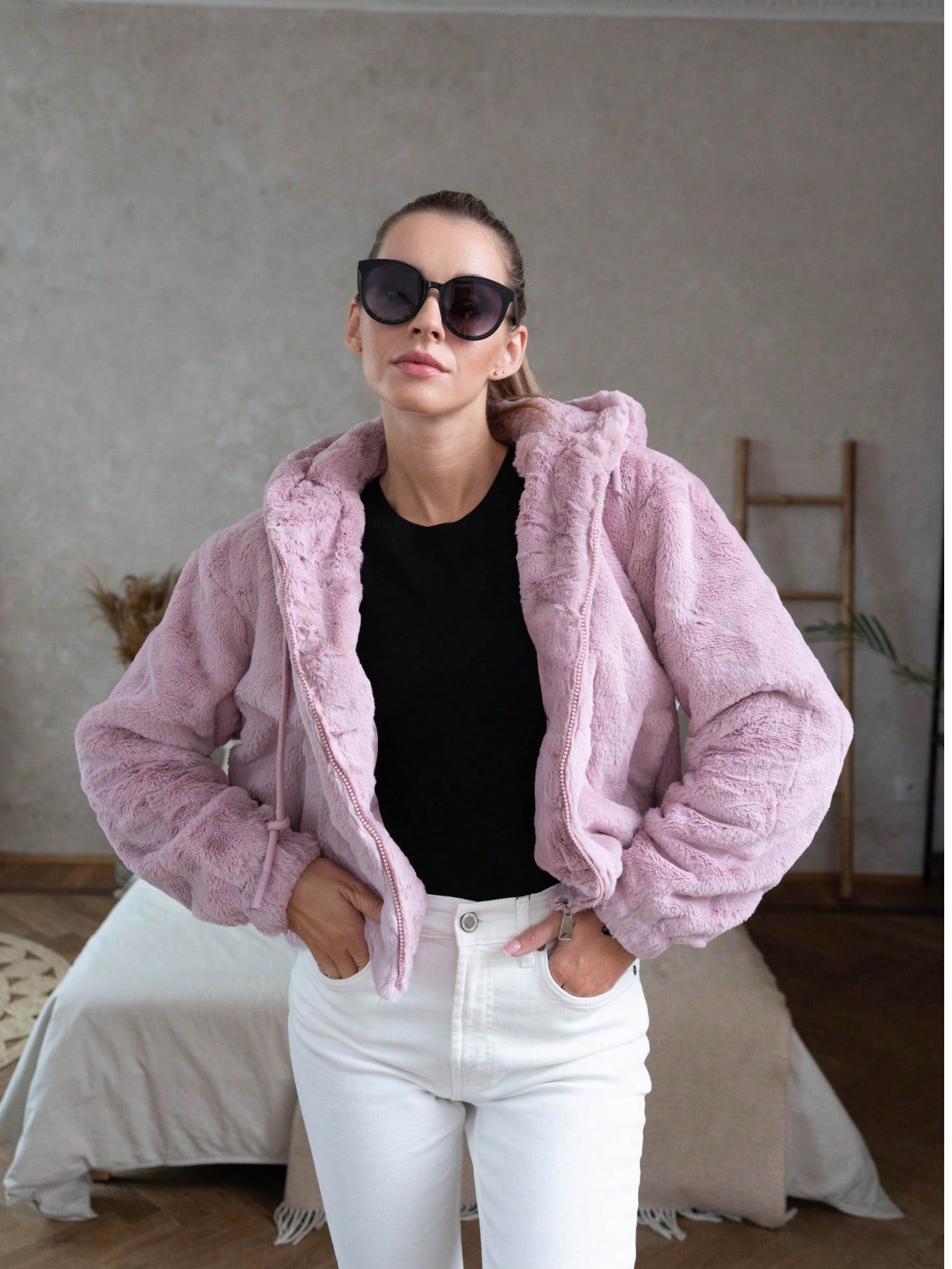 仿皮草连帽短款外套