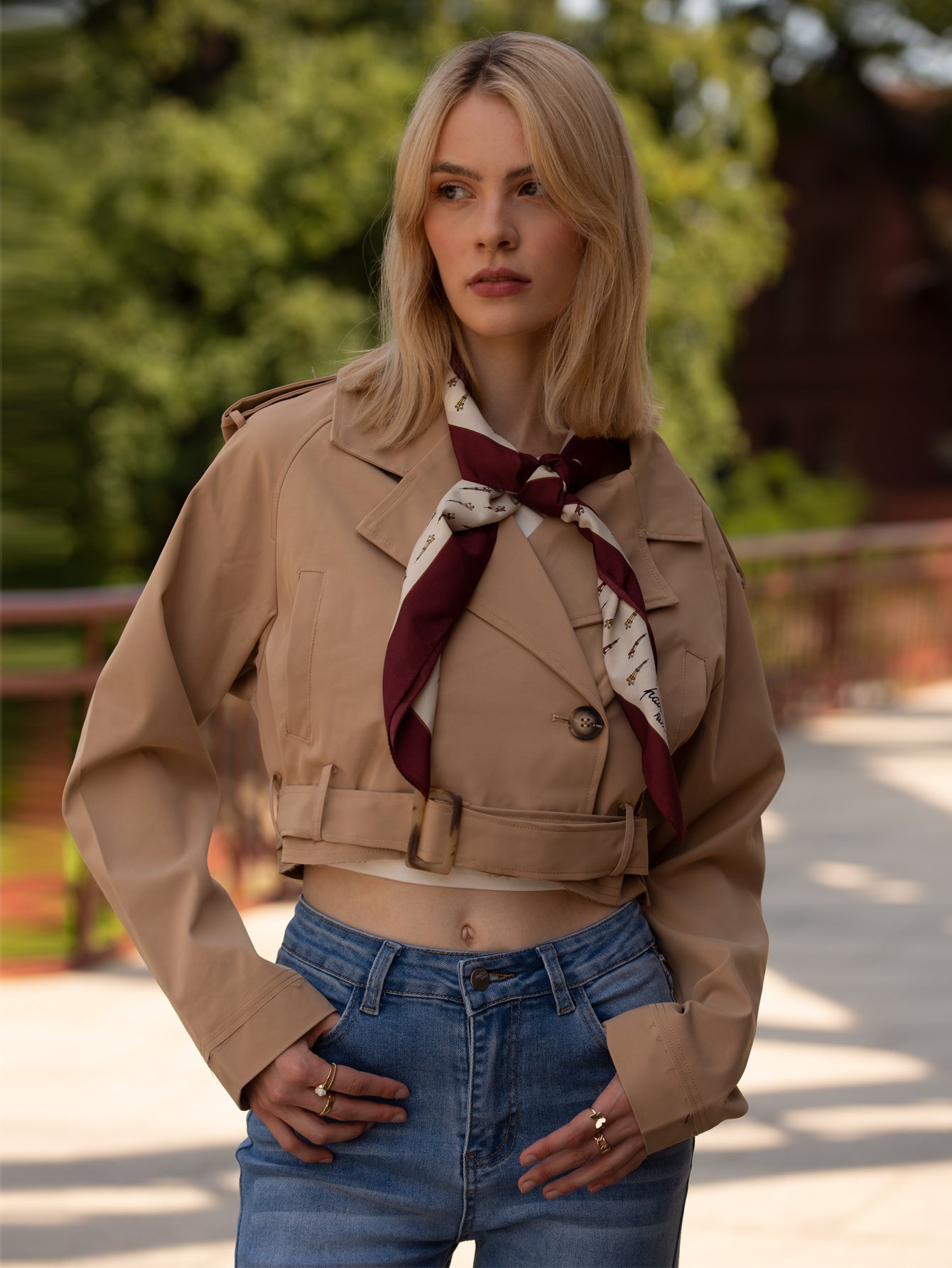 DF7905-2棕色短款夹克