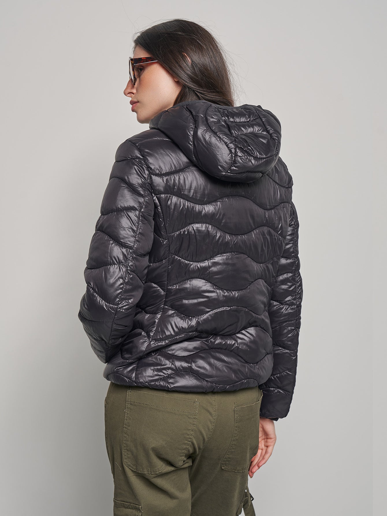 LC32321黑色羽绒服