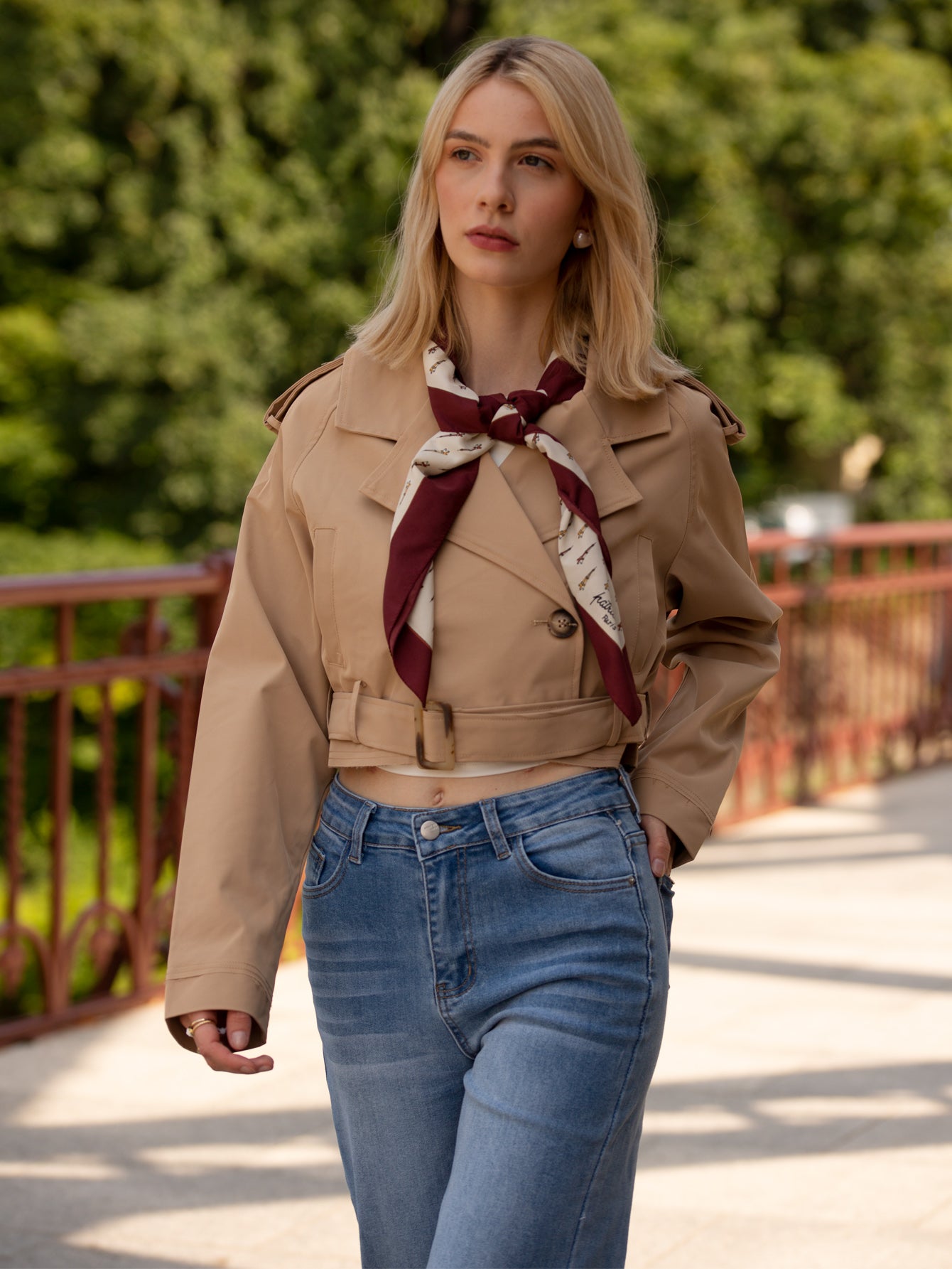 DF7905-2棕色短款夹克