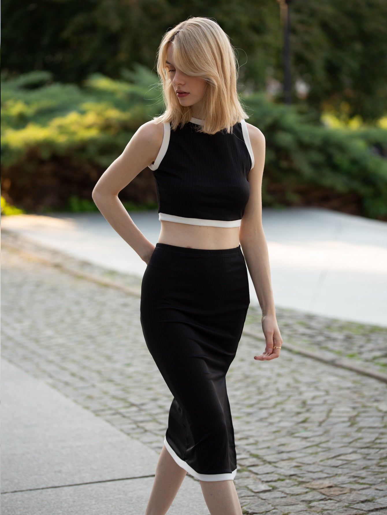 AEF-0009黑色无袖上衣