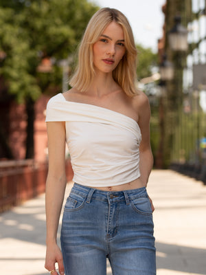 AEF-0011 白色露肩上衣