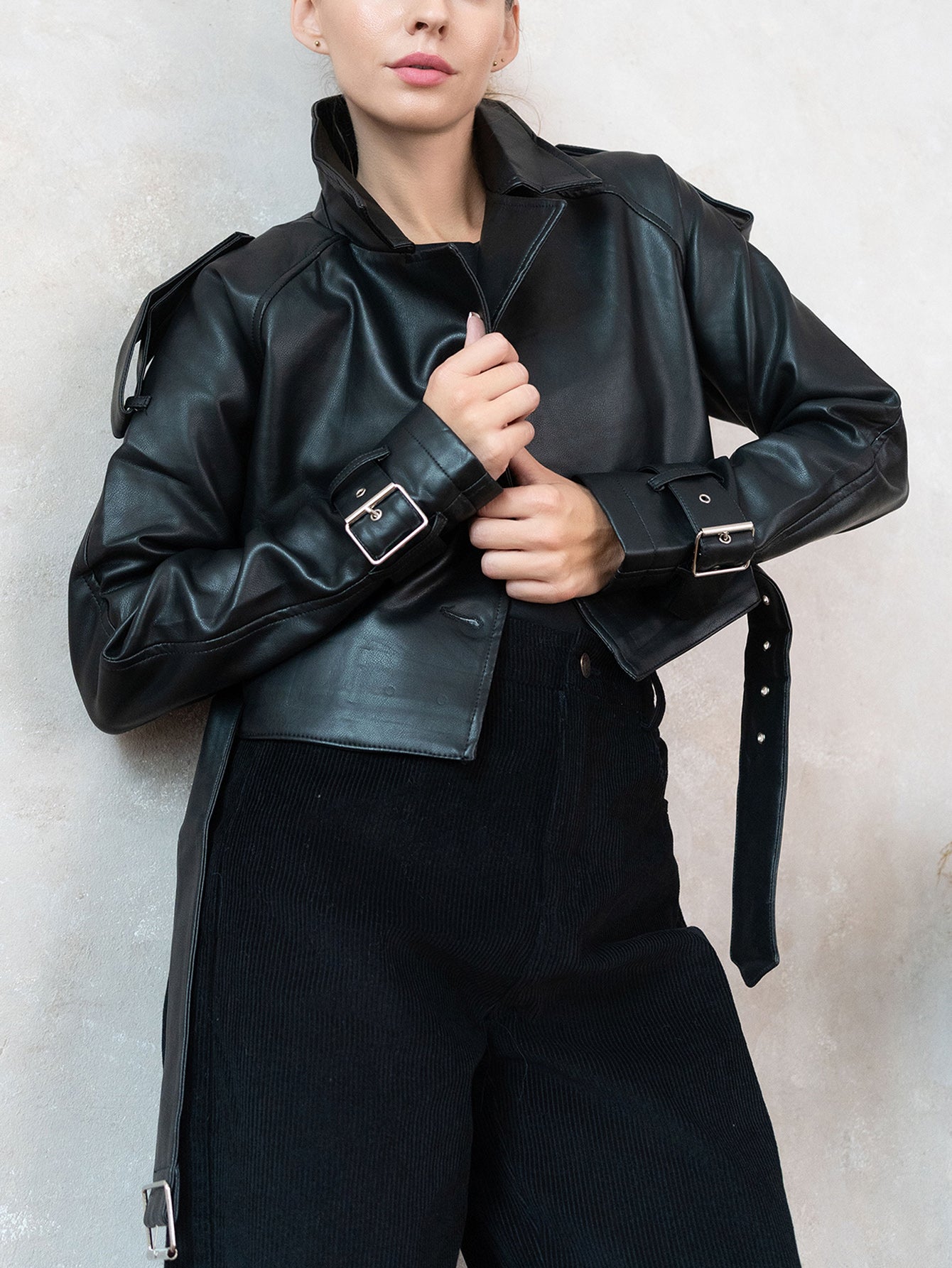 短款皮质机车夹克