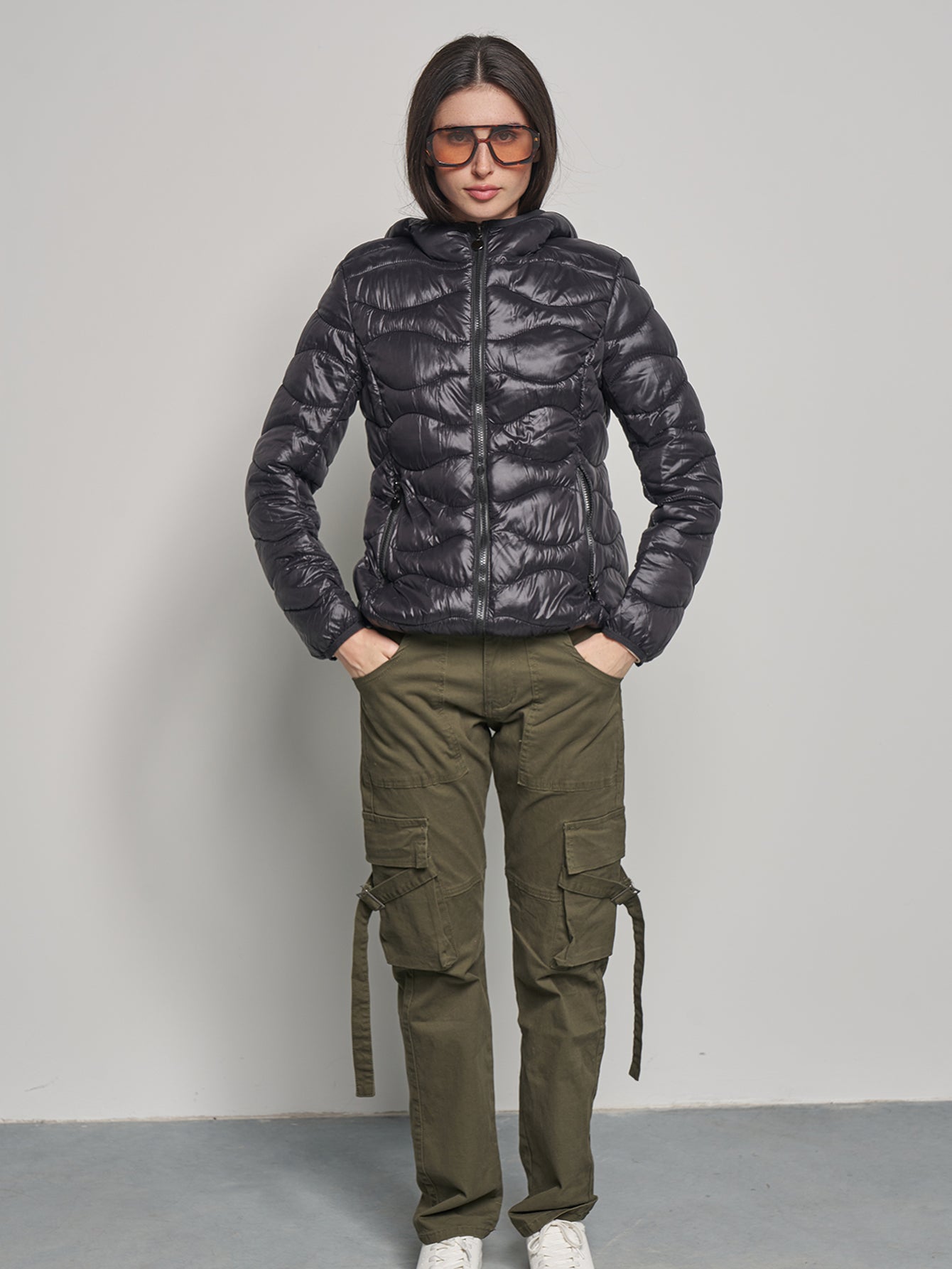 LC32321黑色羽绒服